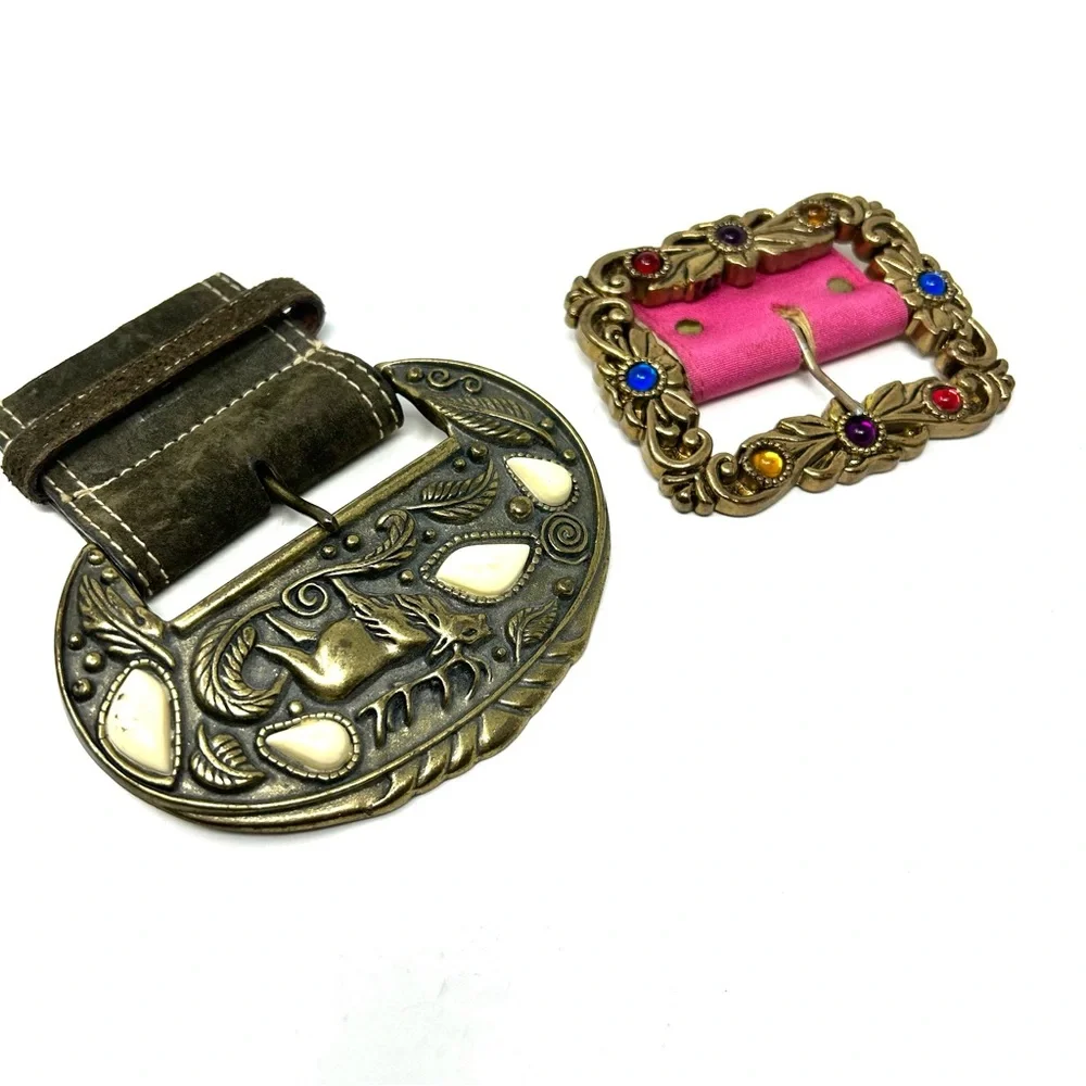 Gold / bronze belt buckle with white stones_4